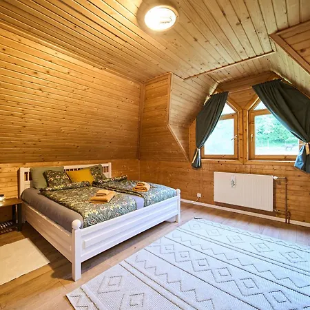 Cosy Forest House Semesterbostad