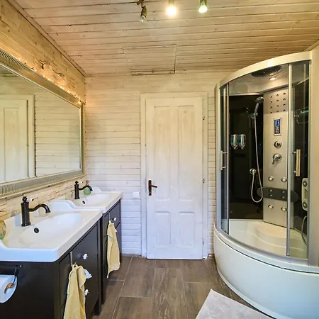 Semesterbostad Cosy Forest House *