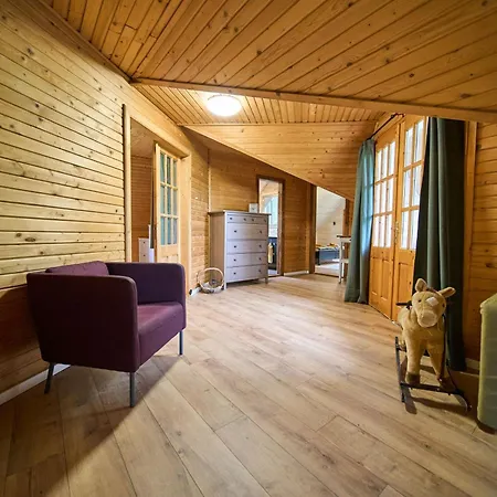 Semesterbostad Cosy Forest House