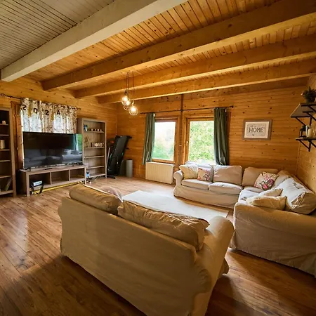 Semesterbostad Cosy Forest House *